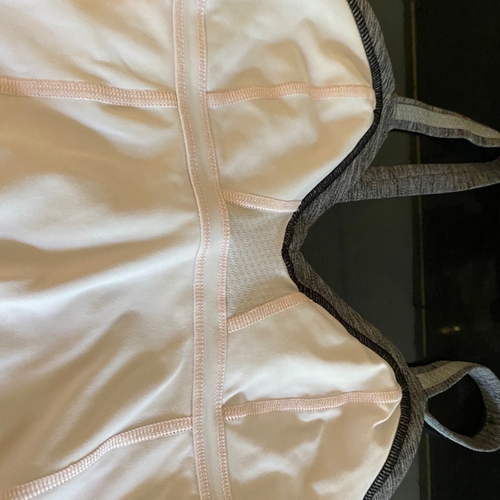 Lululemon - Picture 2 of 15